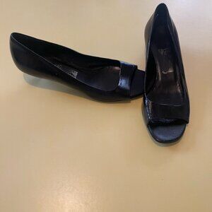 Women Salvatore Ferragamo Black Patent Leather Slingback Kitten Heel Size 9.5